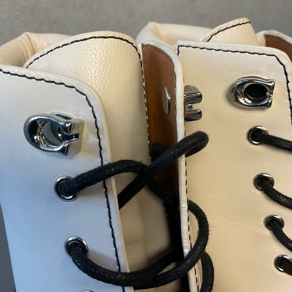 Coach Lorimer Leather boots size 7- Brand New with Box - Chalk Color - Picture 12 of 13